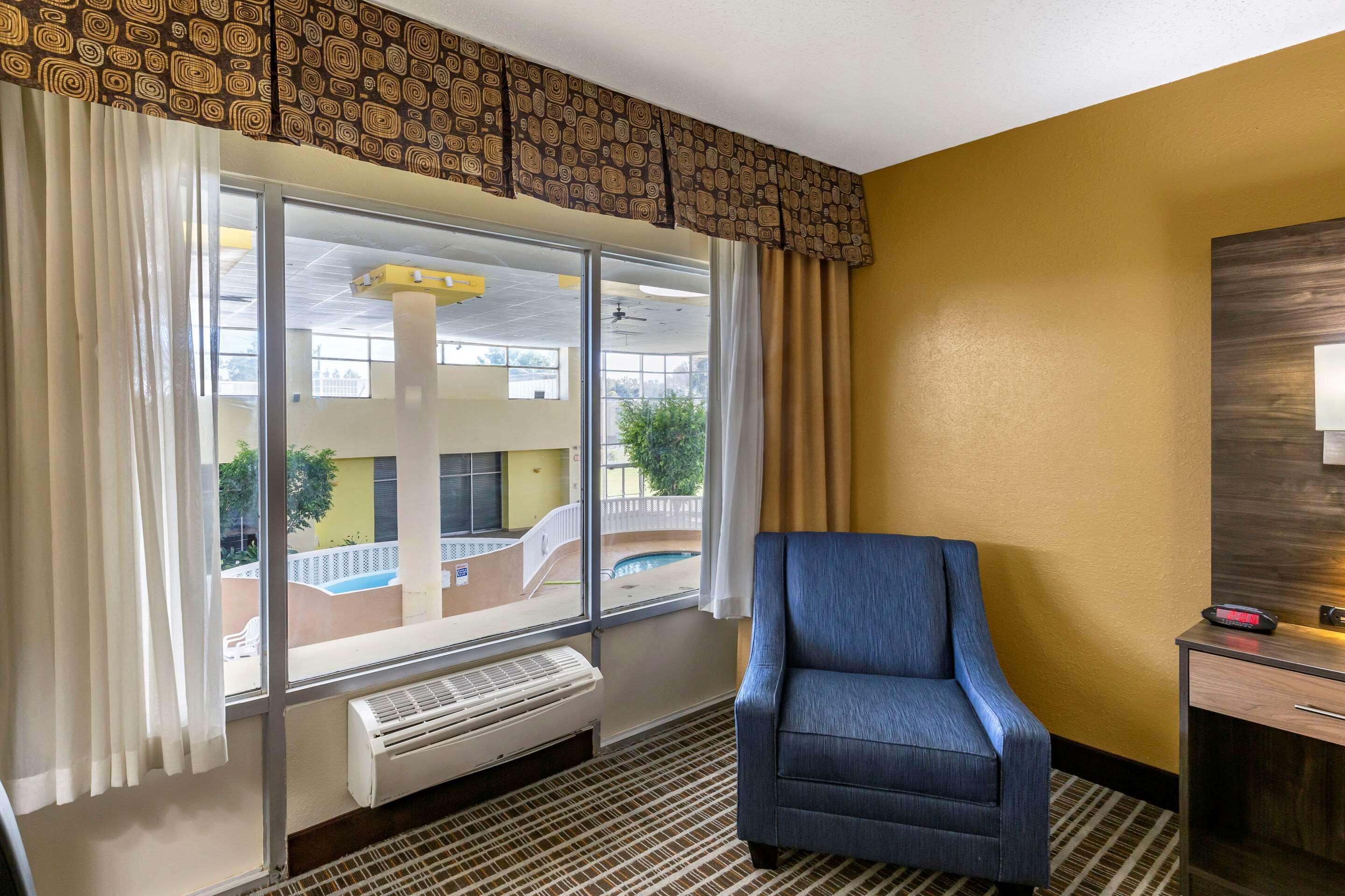 Quality Inn & Suites - Greensboro-High Point Eksteriør bilde